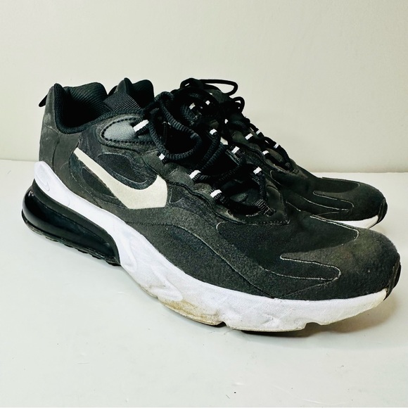 Nike Air Max 270 React Sneaker, Black and White, Size: US 7Y = 25 cm = women US - Picture 3 of 10